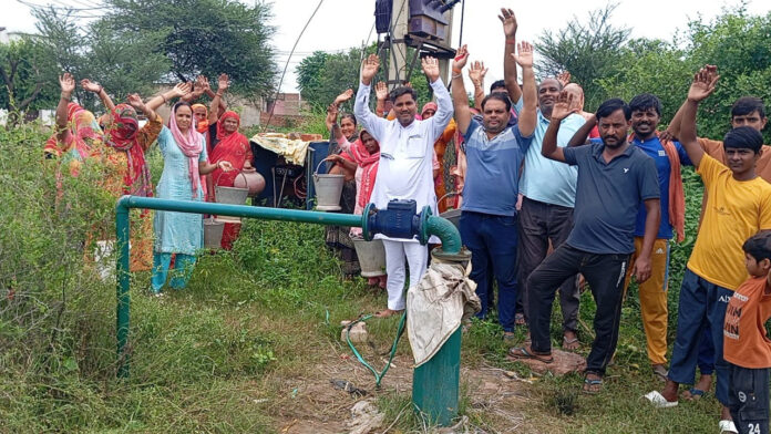 There is no drinking water supply for eight days, villagers are angry with the department