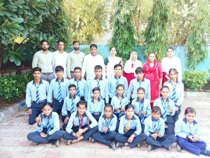 Geeta Vidya Mandir of Birhi Kalan performed best in district level school competitions