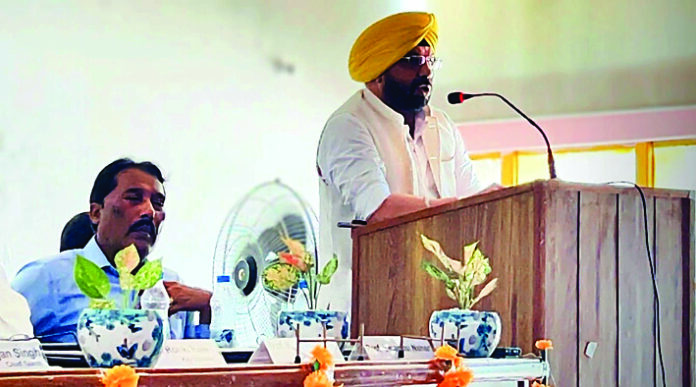 Punjab News : गांधी और अंबेडकर की विचारधारा समझना जरूरी : हरभजन सिंह