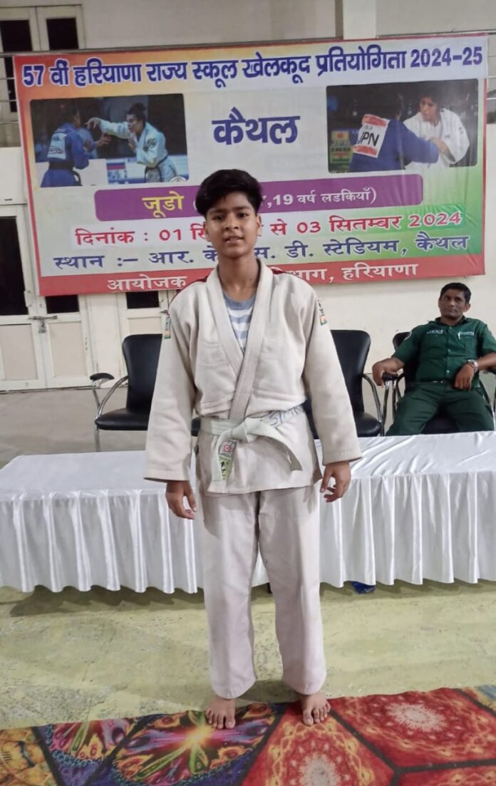 Mewat's daughter created history by winning silver medal in state level judo sports competition.