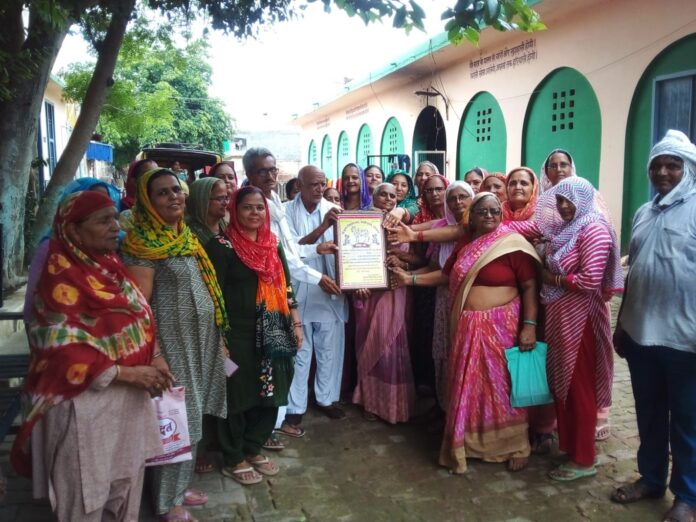 Cow devotees donated on Somvati Amavasya