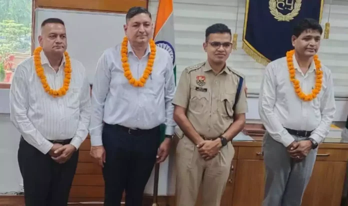 3 police employees of the district retired,