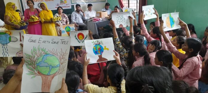 Importance of nutrition told to adolescent girls, anemia camp in Kasturba Gandhi Balika Vidyalaya