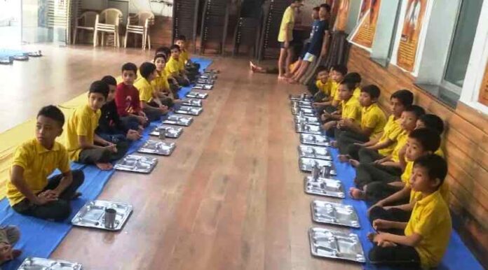 JCI Bhiwani Star gave the message of unity through a community meal