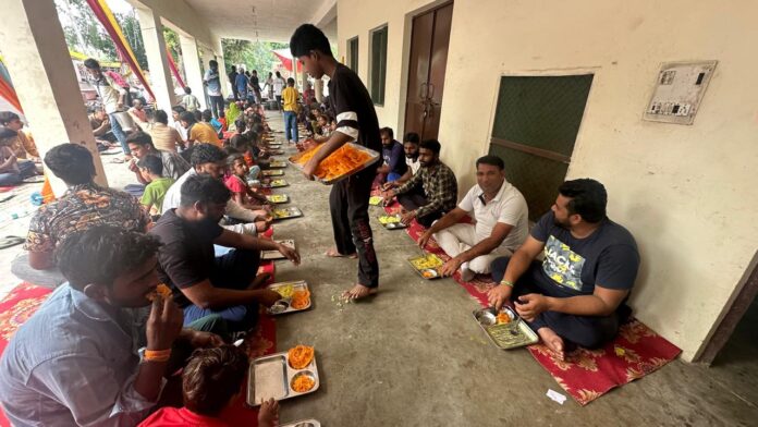 Organizing a feast at Dada Nagarkhede