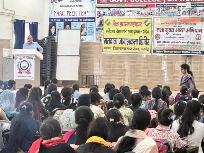 Organizing awareness seminar on de-addiction