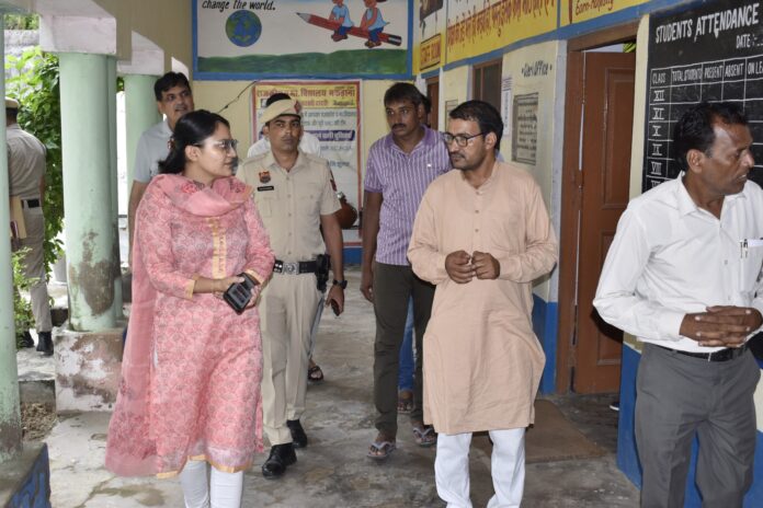 SP inspected the polling stations, reviewed the security arrangements, interacted with the Sarpanch and dignitaries.