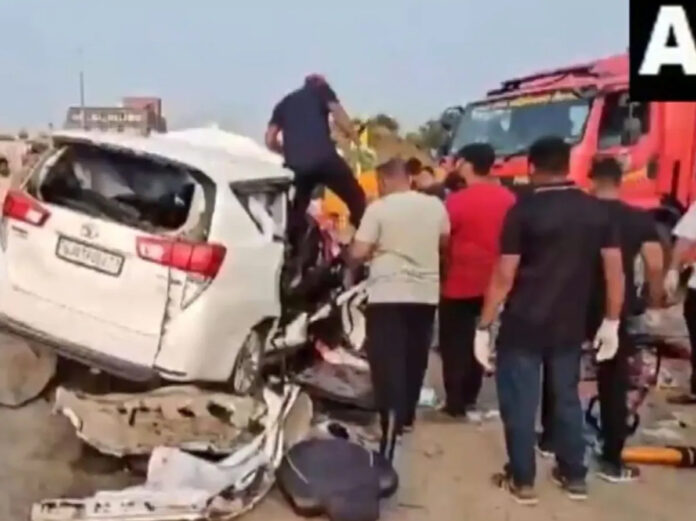 Gujarat Accident: साबरकांठा में ट्रेलर और कार की टक्कर में 7 लोगों की मौत, 1 गंभीर