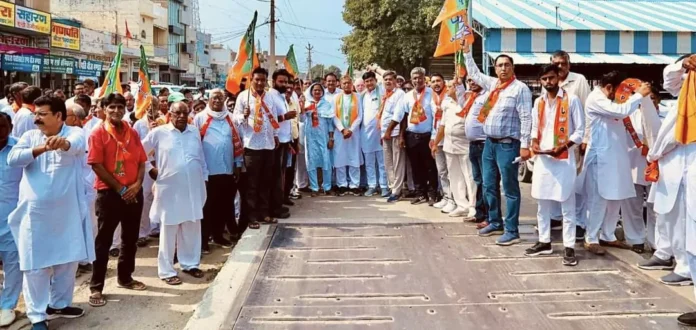 BJP candidate Amirchand Mehta went door-to-door and sought votes in the name of development