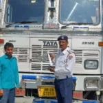 Traffic police challaned 26 heavy vehicles for violating lane driving rules