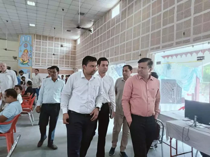 General observer inspected the Hindu Kanya Mahavidyalaya counting center