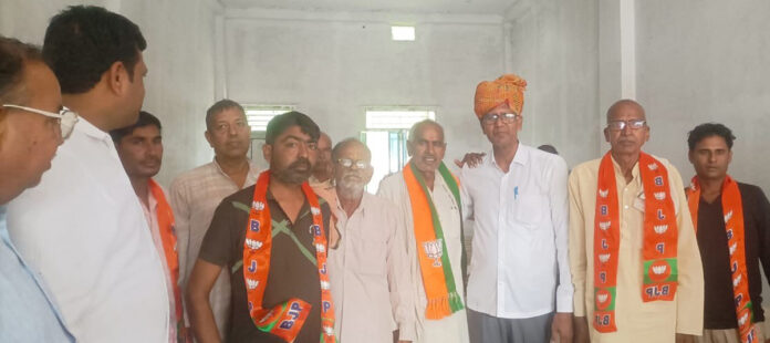 BJP candidate Kanwar Singh conducted door to door public relations campaign