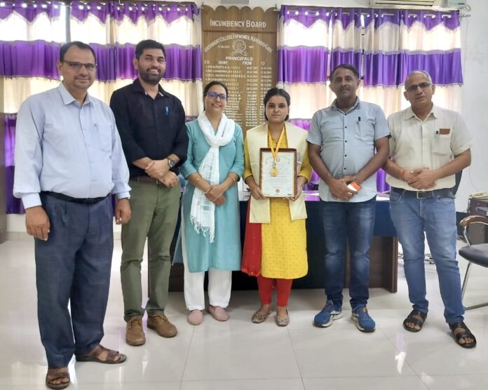 Brilliant students of Government Women's College Mahendragarh awarded with Gold Medal