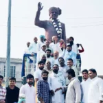 INLD workers paid homage to Choudhary Devi Lal by offering flowers