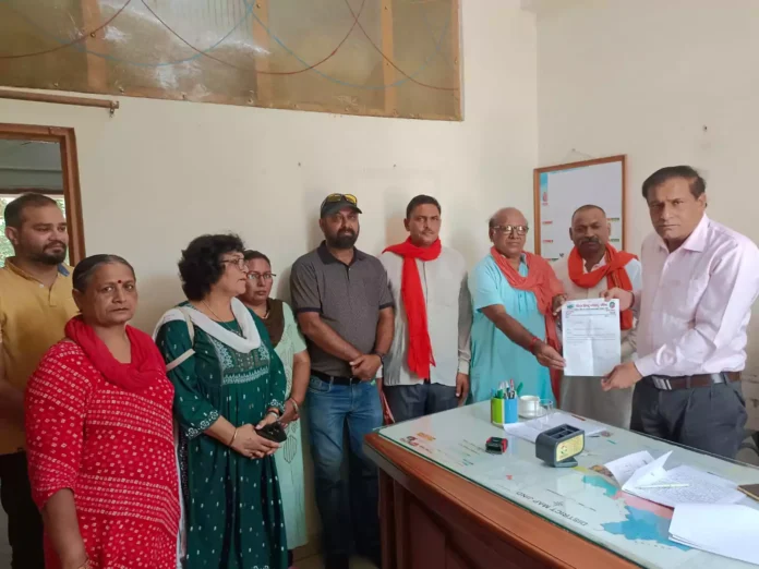 Vishwa Hindu Parishad Jind delegation submitted a memorandum to the DRO office