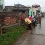 Along with cleaning, corporation workers taught the lesson of cleanliness to the citizens