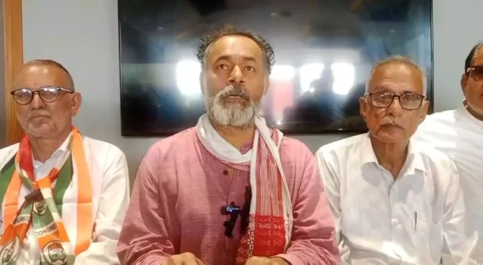 Swaraj Party leader Yogendra Yadav visited the area and appealed to vote in favour of Comrade Om Prakash