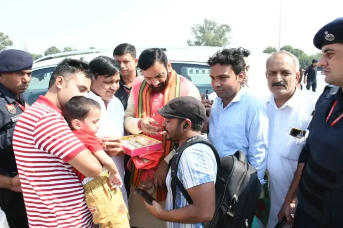 CM Saini stopped at Panipat toll plaza while going from Delhi to Chandigarh.