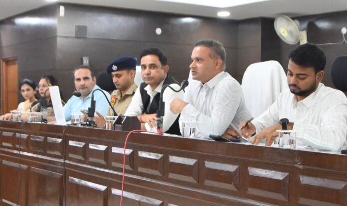 Chief Minister's Special Officer Pankaj Nain took the meeting of officials