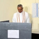 Gujarat Governor Acharya Devvrat voted