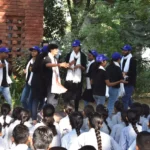 HKV volunteers explained the importance of cleanliness to school students