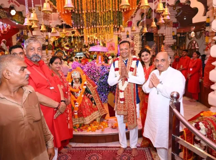 MP Naveen Jindal offered prayers at Maa Bhadrakali Shaktipeeth.