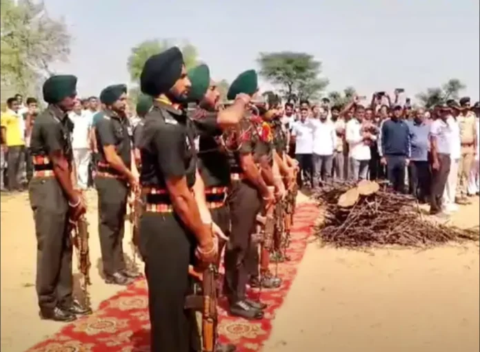 Martyr Mahendra Singh's last rites were performed with military honors in his native village