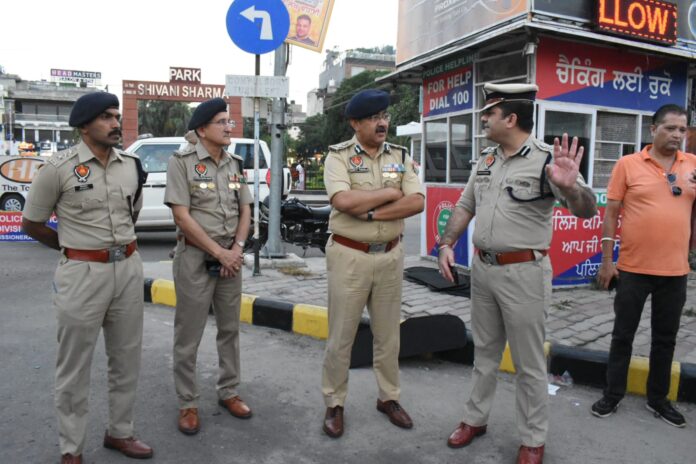 दशहरे और पंचायत चुनावों के मद्देनजÞर पंजाब में रेड अलर्ट जारी