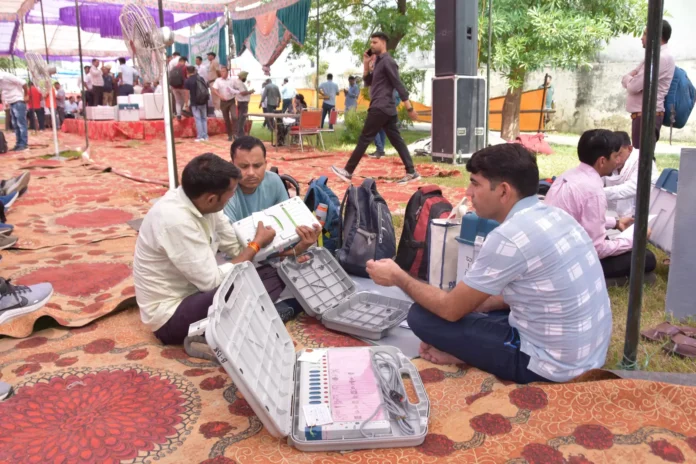 Preparations for the assembly elections in the district are complete, 979 polling booths have been set up