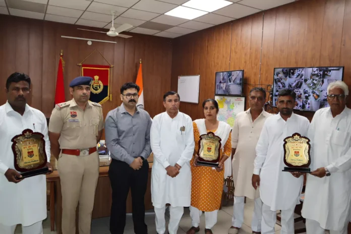 SP honored the sarpanches of three villages declared drug free