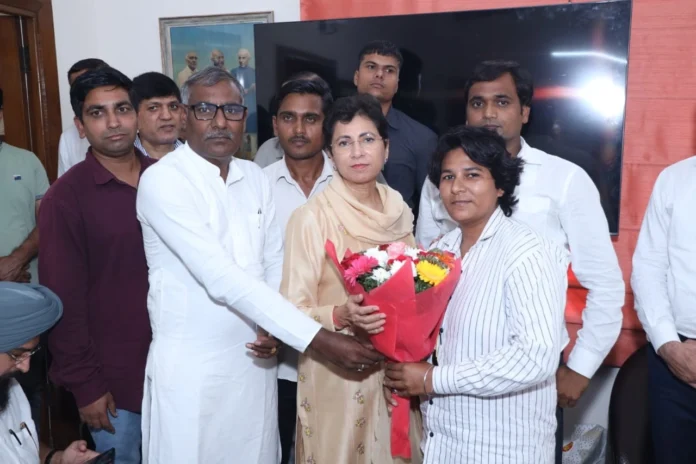 State Congress Scheduled Caste Working President Sushil Dhanak met Kumari Shailja