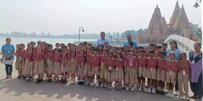 Students of St. Lawrence International School visited Peepli Zoo