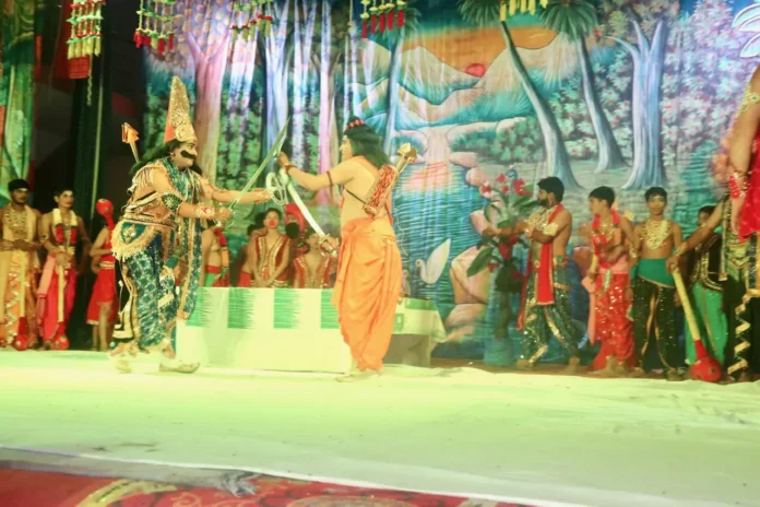 The Leela of Laxman Shakti was shown on the stage of Adarsh ​​Ramlila Co