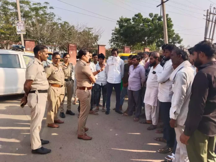 Women should not come to the market wearing jewellery during the festival season