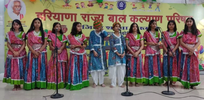 Patriotic songs were a hit at the district level Bal Mahotsav