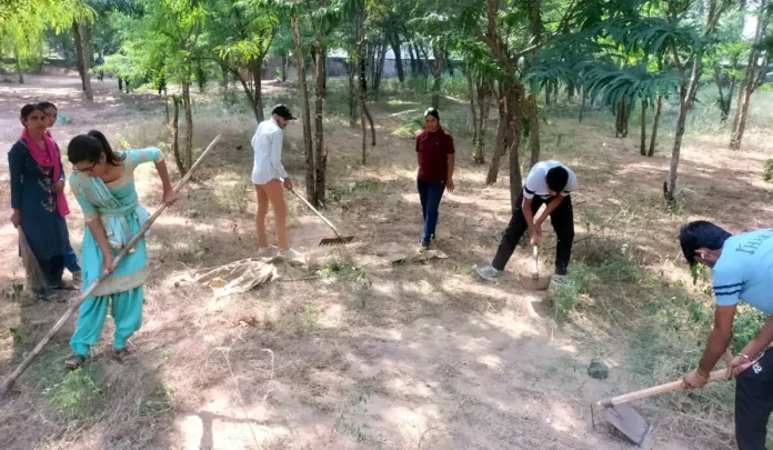 Both units of National Service Scheme conducted cleanliness drive in Chaudhary Bansi Lal Government College