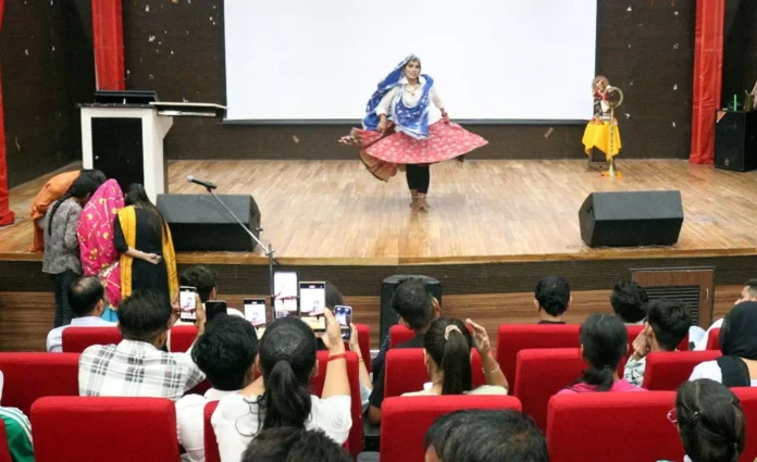 Students showed their talent in the program, students danced on Haryanvi and Bollywood songs