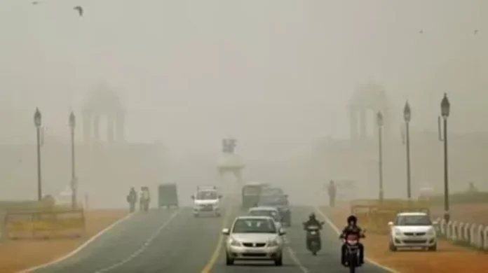 Delhi Air Pollution: प्रदूषण से बेहाल दिल्ली-एनसीआर, एक्यूआई में आज मामूली सुधार