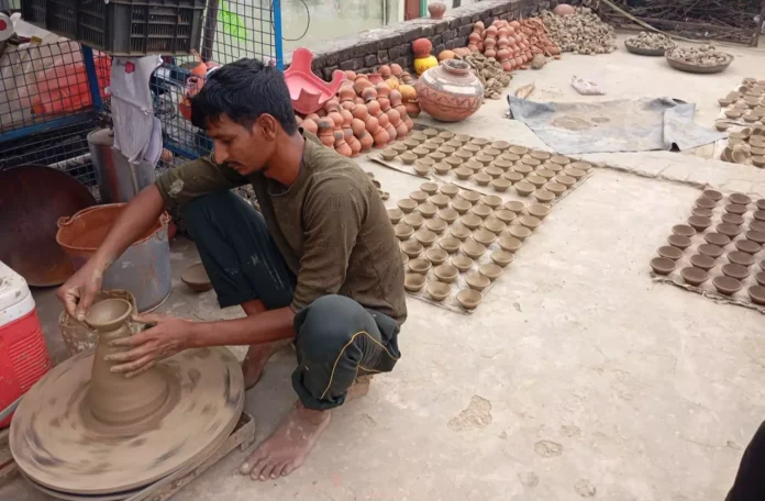 Preparations for Diwali after Dussehra, artisans busy making clay lamps