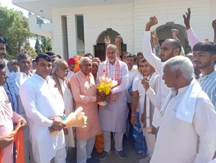 The newly elected MLA of Narnaul reached the residence of the former minister