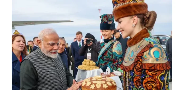 PM Modi Russia Visit Update: रूस के कजान एयरपोर्ट पर पीएम मोदी का जोरदार स्वागत