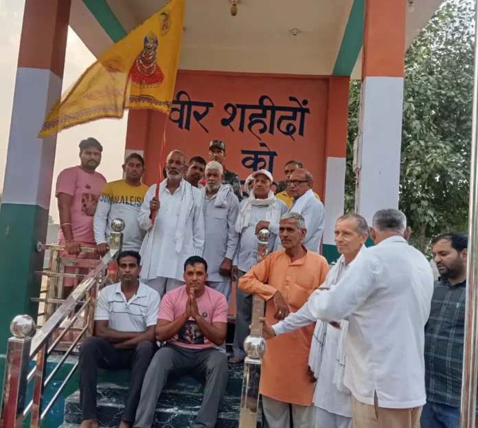 Vinod wrestler set out on a stomach-palan dandavat yatra from Shyampura to Khatu Dham