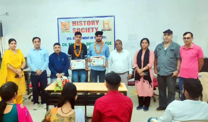 Students who passed JRF and NET exams were honoured at Chaudhary Bansi Lal Government College