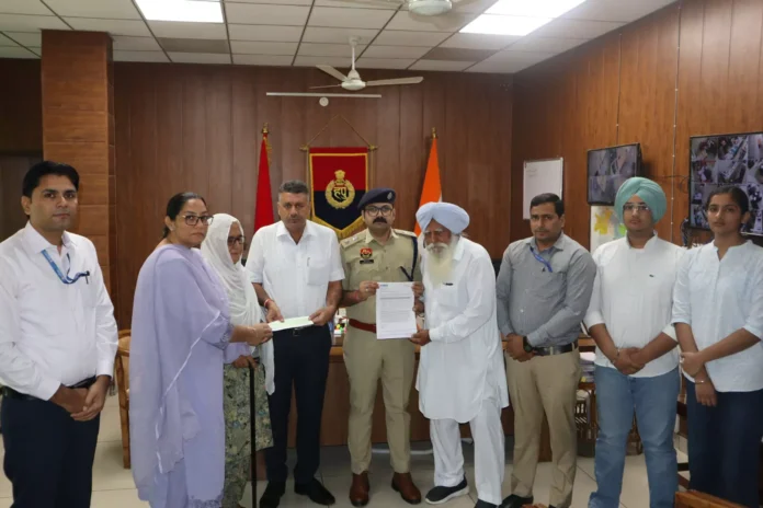 The family of the deceased police personnel received financial assistance of Rs 1 crore