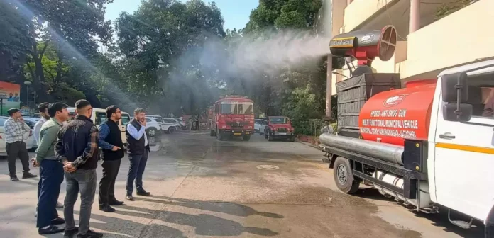 Anti-smog gun will reduce air pollution in the city, Corporation Commissioner flagged it off