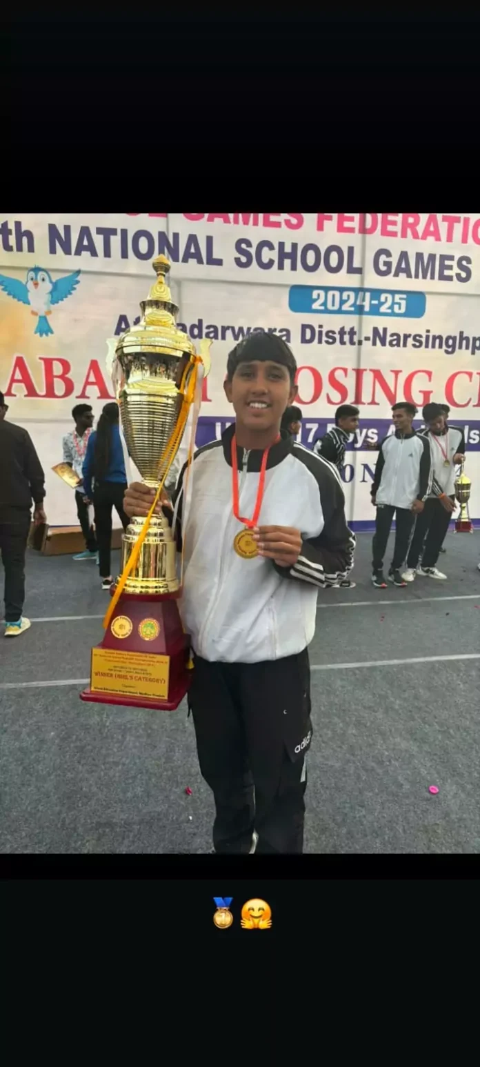 Anushka, a player of Neeraj Chaudhary Sports Stadium of Kaluwala, created history, made the state the winner in a tough competition. Haryana became the winner by defeating Tamil Nadu by just one point