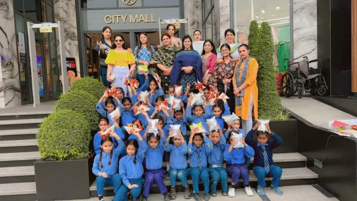 Children were taken on a trip to City Mall