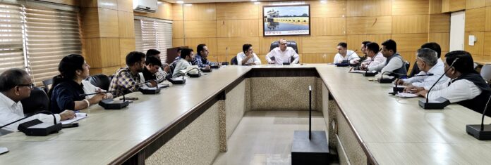 DC Dr. Vivek Bharti held a meeting regarding Grape-4