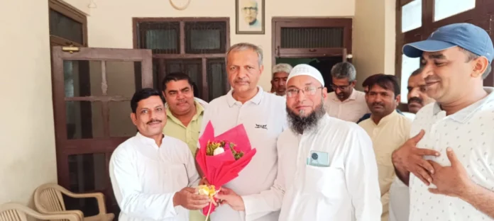 Dadri's Muslim Intejamia Committee members met MLA Sunil Sangwan