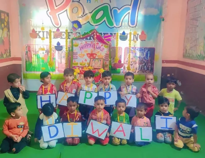 Diwali festival was celebrated with great pomp in Pearl Kindergarten Wing School